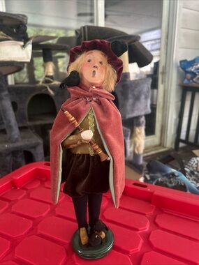 Byers choice caroler